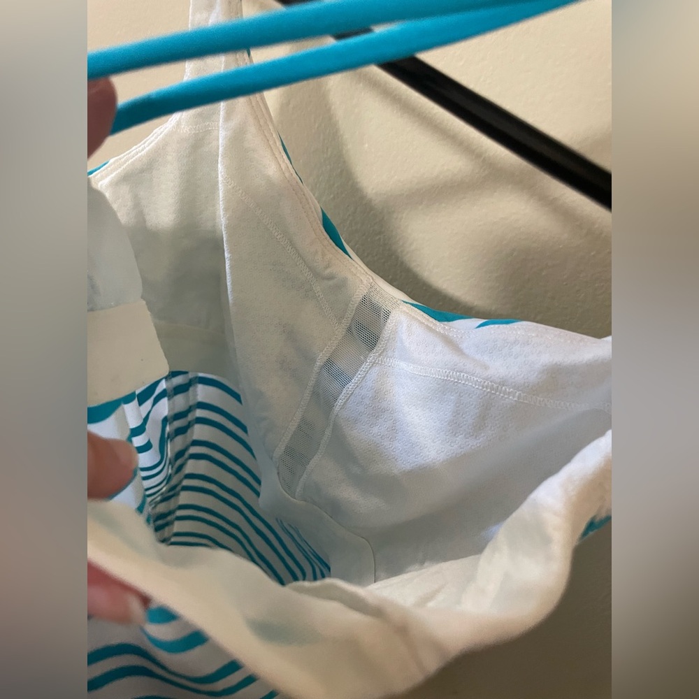 ✨Lululemon Free To Be Tank Striped Spry Blue Size 2 - Picture 10 of 14